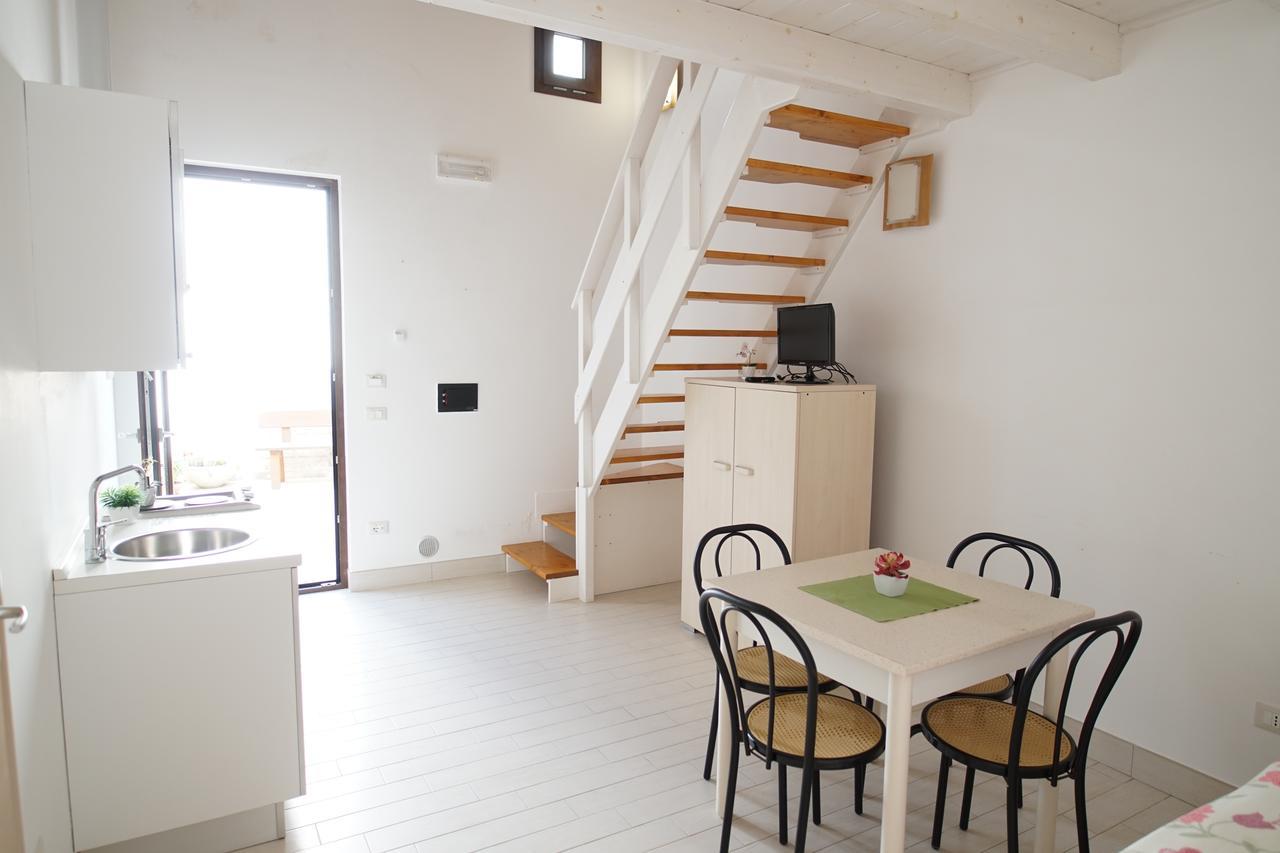 Il Giardino Del Tiglio Bed & Breakfast Uggiano La Chiesa Ngoại thất bức ảnh